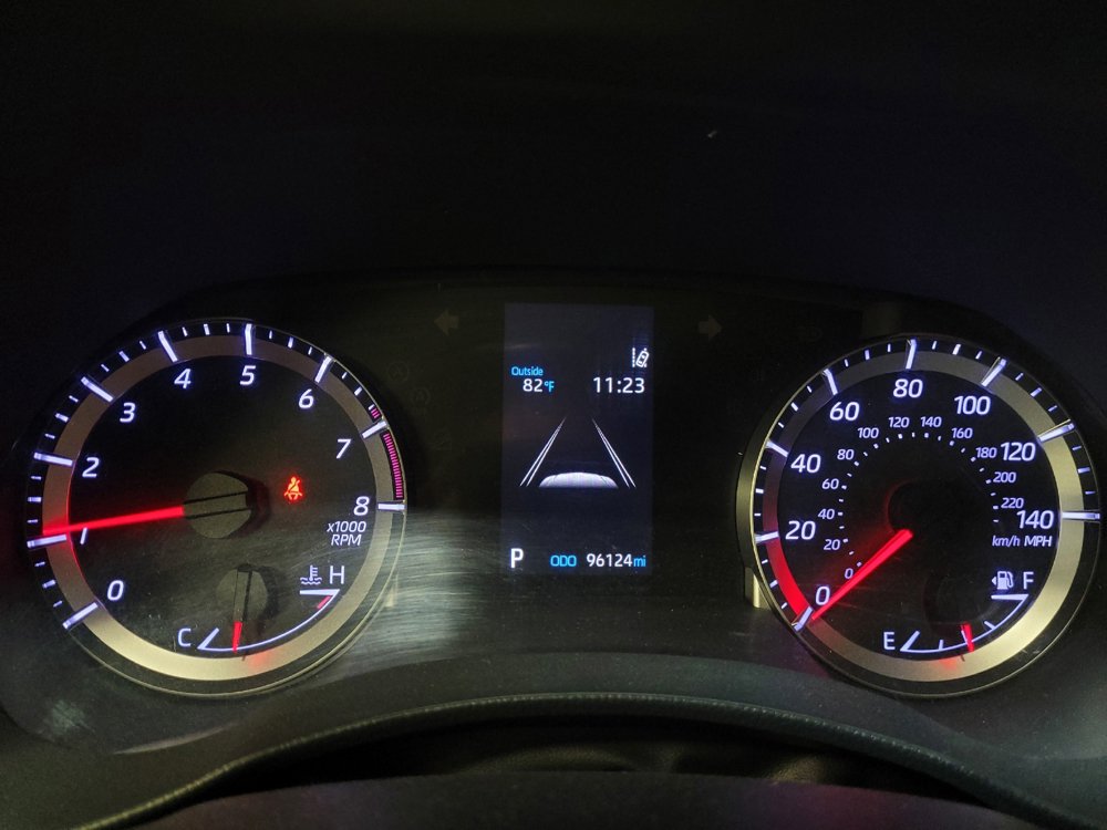 Used 2020 Toyota Highlander LE FWD image 23