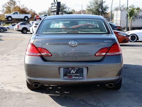 Used 2005 Toyota Avalon Limited image 10
