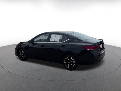 Used 2025 Nissan Sentra SV FWD image 9