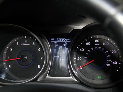 Used 2014 Hyundai Veloster RE:FLEX Edition image 13