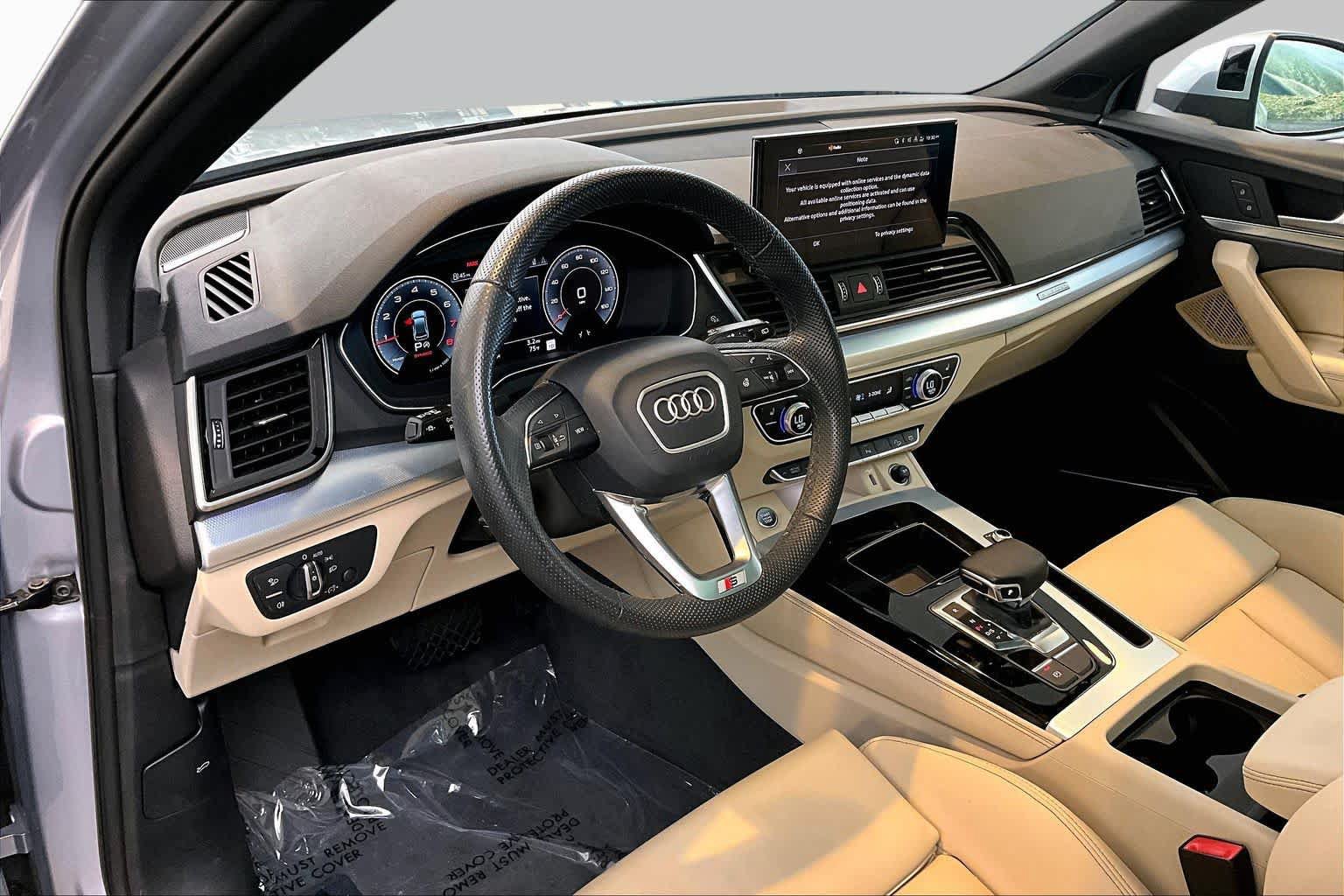 Certified 2025 Audi Q5 2.0T Premium Plus w/ Premium Plus Package AWD/4WD image 18