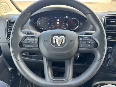 Used 2025 RAM ProMaster 2500 w/ U-Haul Equipment Group FWD image 17