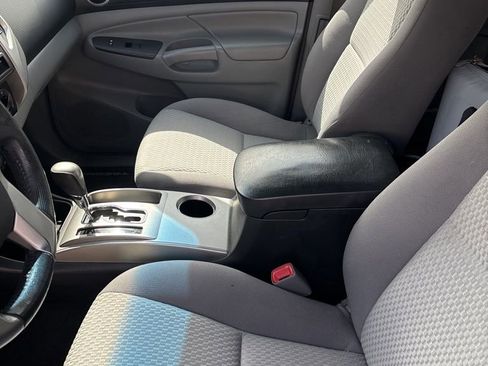 Used 2012 Toyota Tacoma 4x4 Access Cab w/ SR5 Pkg image 10