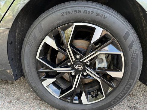 Used 2025 Hyundai Sonata SEL FWD image 28