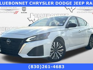 Used 2024 Nissan Altima 2.5 SV video 1