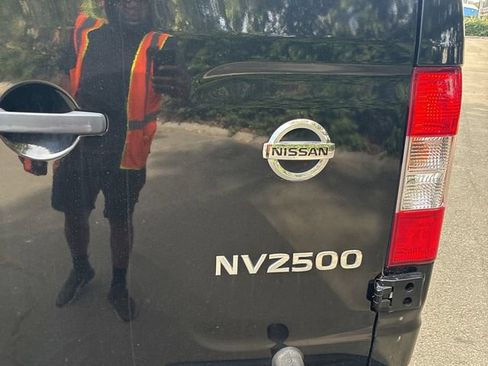 Used 2021 Nissan NV 2500 SV RWD image 17