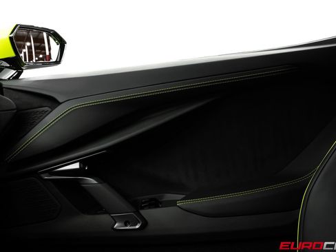 Used 2025 Lamborghini Revuelto AWD/4WD image 30