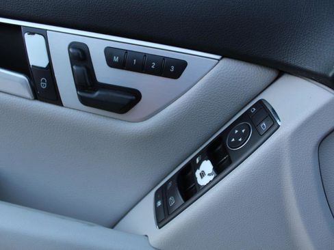 Used 2013 Mercedes-Benz C 250 Sedan image 13