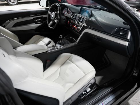 Used 2018 BMW M4 Coupe RWD image 24
