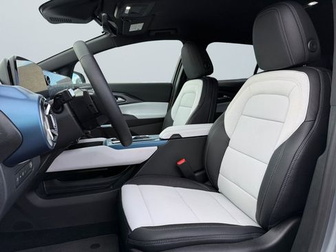 New 2026 Chevrolet Equinox EV LT image 9