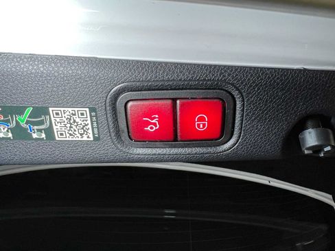 Used 2023 Mercedes-Benz E 350 4MATIC Sedan image 17