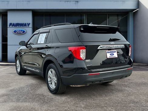 Used 2022 Ford Explorer XLT image 4