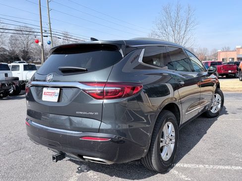 Used 2018 Buick Enclave Essence image 6