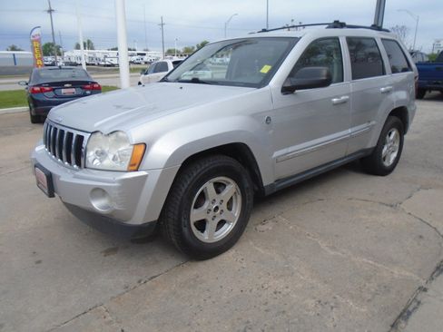 Used 2005 Jeep Grand Cherokee Limited AWD/4WD image 6