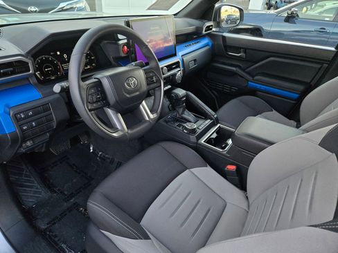 Certified 2025 Toyota Tacoma TRD Off-Road image 8