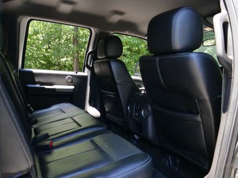 Used 2016 Ford F250 Lariat w/ Chrome Package AWD/4WD image 38