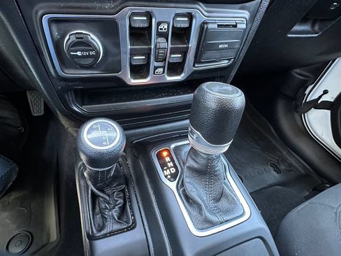 Used 2023 Jeep Wrangler Unlimited w/ 8.4" Radio Group AWD/4WD image 30
