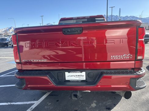 Used 2024 Chevrolet Silverado 3500 High Country w/ High Country Premium Package image 5