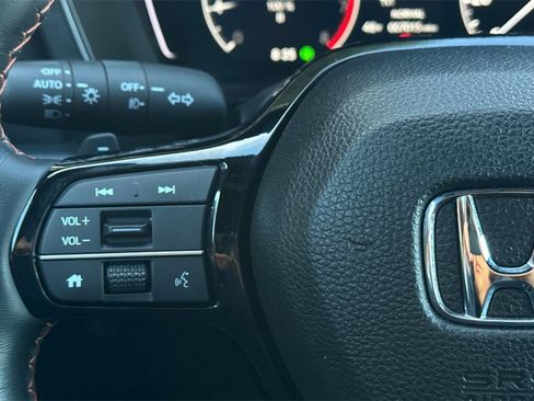 Used 2025 Honda Pilot TrailSport image 28