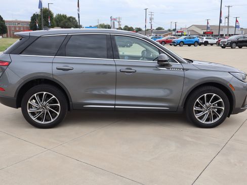 Used 2023 Lincoln Corsair AWD w/ Equipment Group 101A image 4