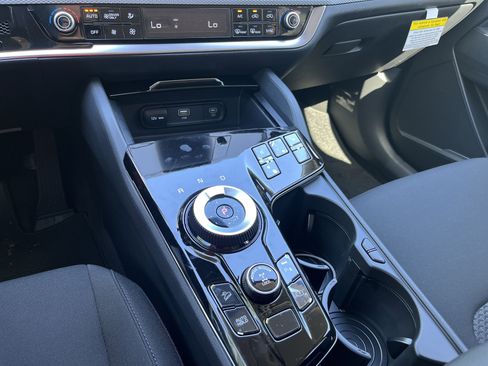 New 2025 Kia Sportage LX image 12