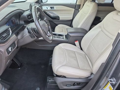 Used 2021 Ford Explorer Platinum w/ Equipment Group 601A AWD/4WD image 8