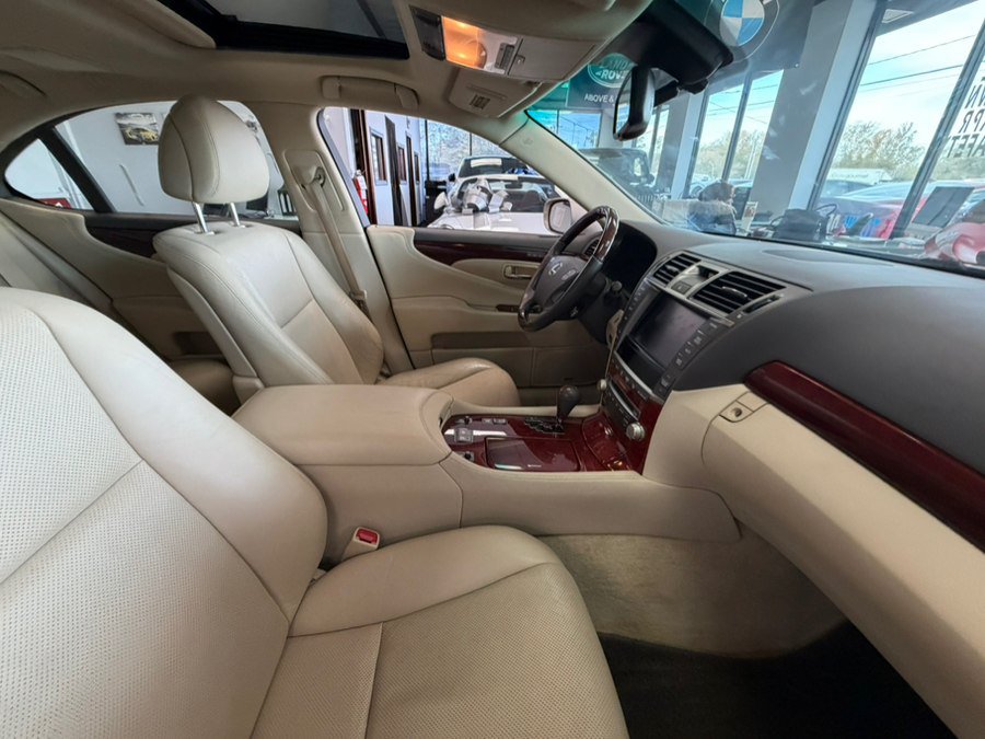 Used 2011 Lexus LS 460 w/ Comfort Pkg RWD image 47