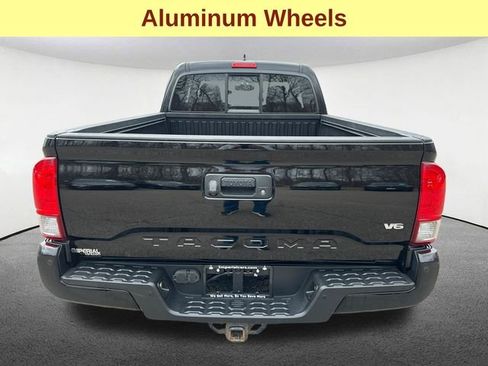 Used 2016 Toyota Tacoma TRD Off-Road w/ Premium & Technology Package image 9