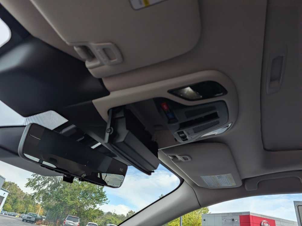Used 2023 Subaru Outback Touring XT AWD/4WD image 16