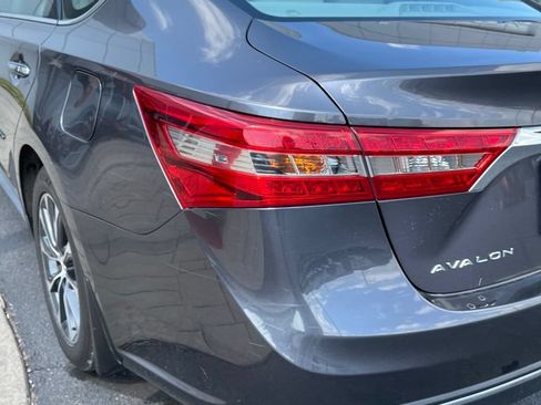 Used 2016 Toyota Avalon XLE Premium w/ Protection Package FWD image 10