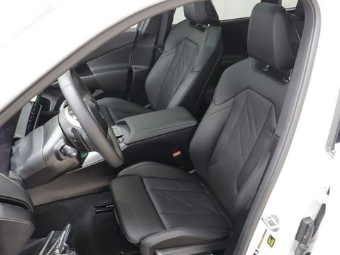 Certified 2025 BMW X3 xDrive30i w/ Convenience Package AWD/4WD image 12