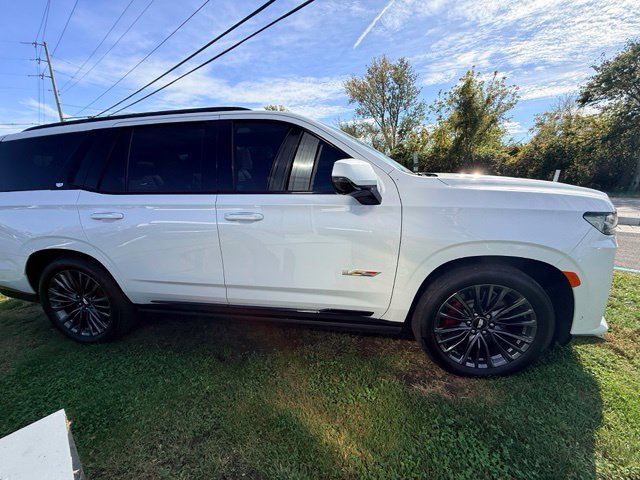 Used 2023 Cadillac Escalade V AWD/4WD image 3