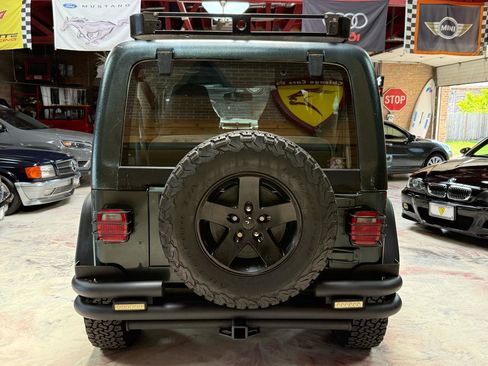 Used 2003 Jeep Wrangler Sahara AWD/4WD image 5