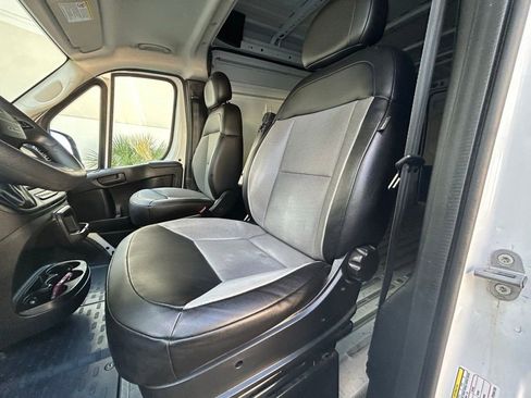 Used 2023 RAM ProMaster 2500 image 12