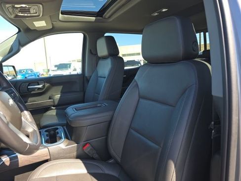 Used 2022 Chevrolet Silverado 1500 LTZ w/ LTZ Premium Package AWD/4WD image 13