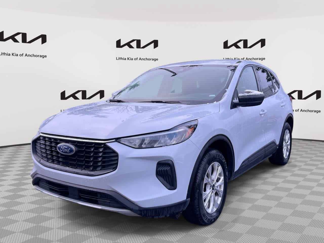 Used 2025 Ford Escape Active AWD/4WD image 1