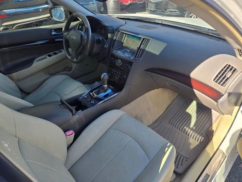 Used 2013 INFINITI G37 x Sedan w/ Premium Pkg image 17