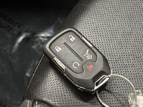 Used 2024 GMC Terrain SLT AWD/4WD image 17