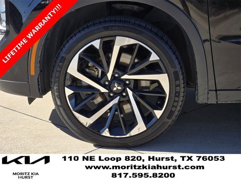 Used 2024 Mitsubishi Outlander SE Black Edition image 17