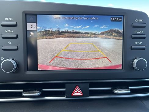 New 2025 Hyundai Elantra SE image 15