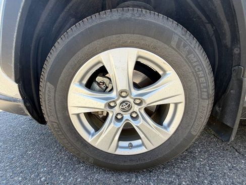 Used 2019 Toyota RAV4 XLE w/ Convenience Package AWD/4WD image 39