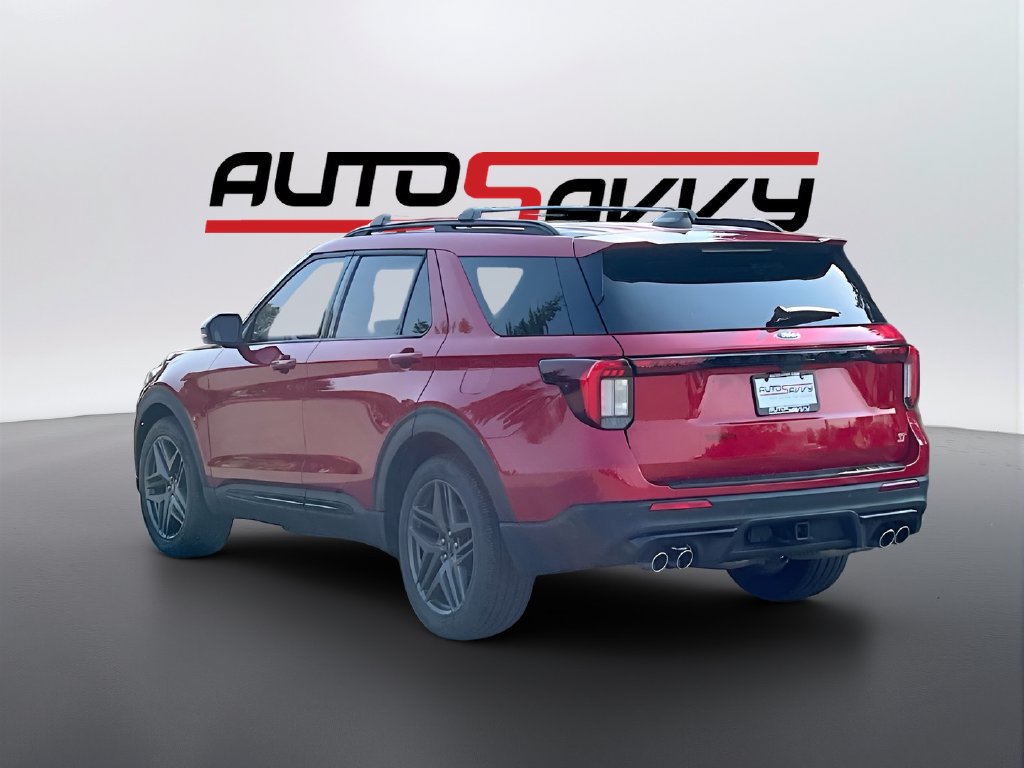 Used 2025 Ford Explorer ST AWD/4WD image 5