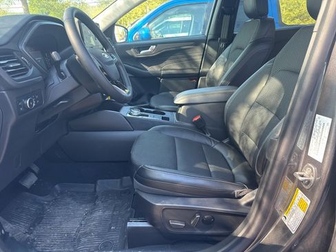 New 2024 Ford Escape SE image 16