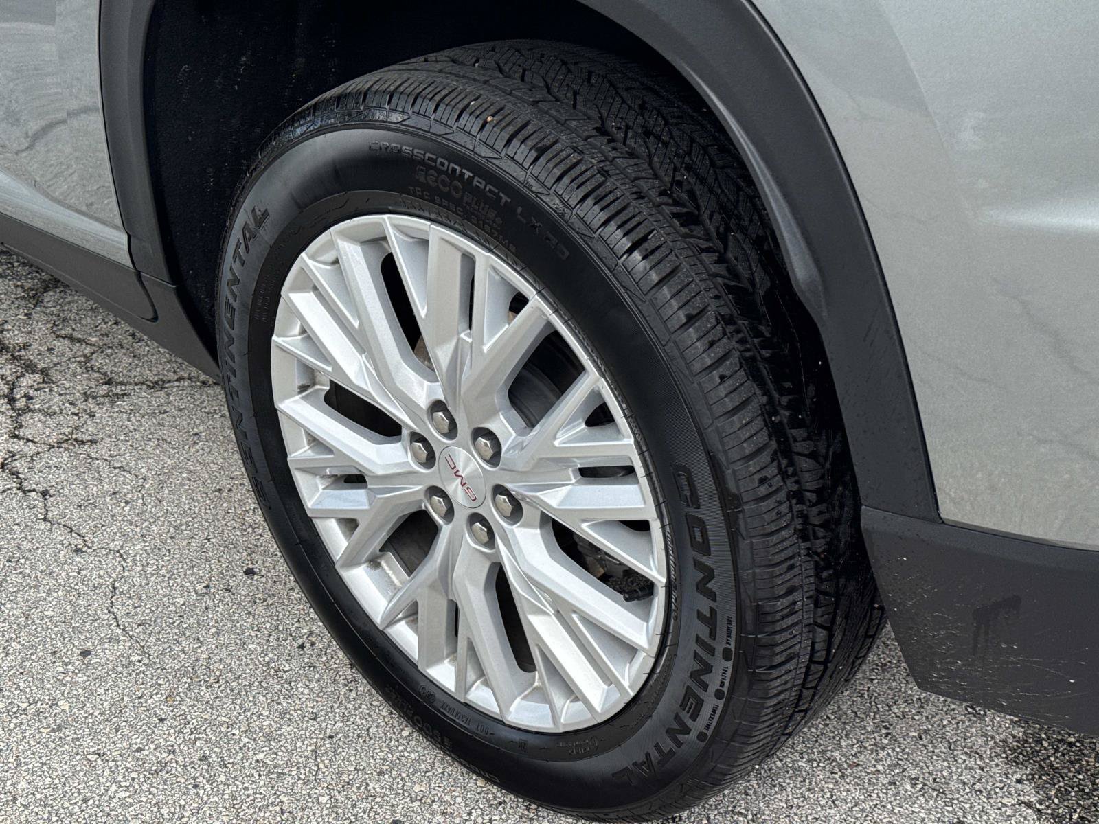 Used 2026 GMC Acadia Elevation w/ Elevation Premium Package FWD image 12