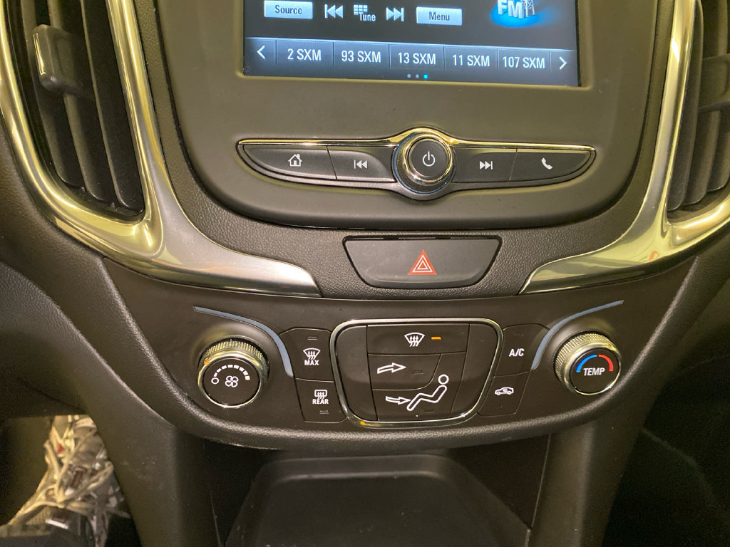 Used 2018 Chevrolet Equinox LT FWD image 20