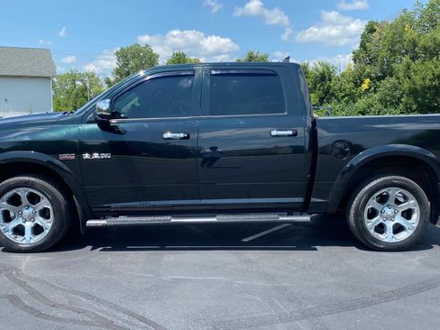 Used 2015 RAM 1500 Laramie w/ Convenience Group AWD/4WD image 3