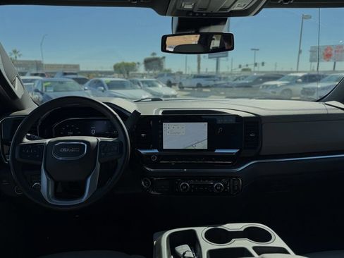 Used 2025 GMC Sierra 1500 SLT image 2
