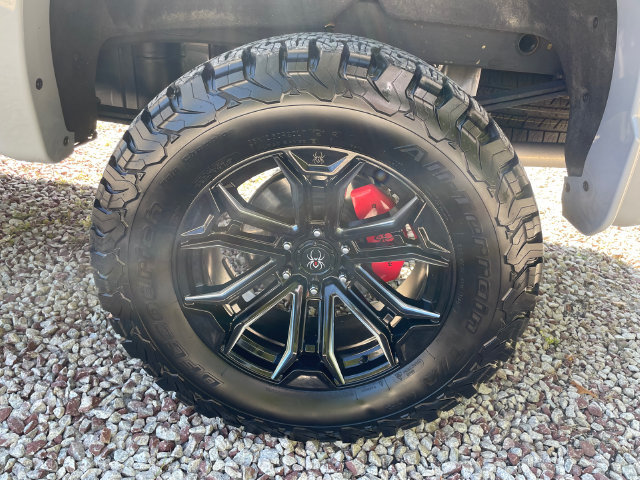 Used 2025 Chevrolet Silverado 1500 RST AWD/4WD image 19