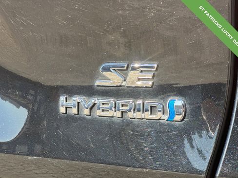 Used 2022 Toyota RAV4 SE w/ Convenience Package image 25