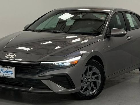 Certified 2024 Hyundai Elantra SEL FWD image 1